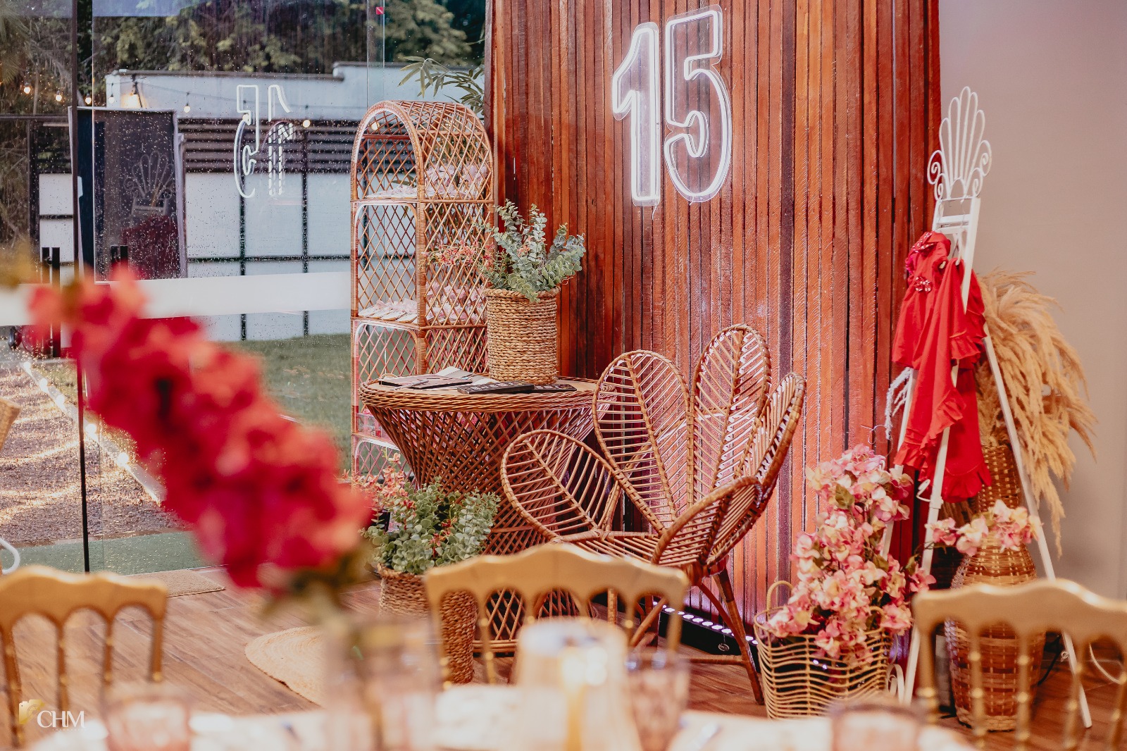 Decoração de aniversário de 15 anos na Fruto da Vide